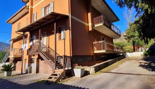 Foto Villa bifamiliare in Via Cona del Monte, Gavignano di 281 m² all'asta