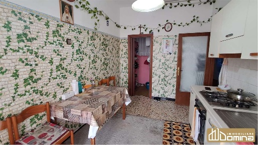 Foto Appartamento in Via Recanati 5, Ancona Piano di 100 m² con 4 locali