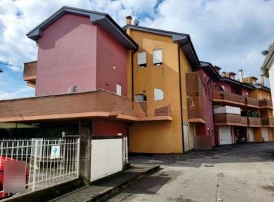Foto Appartamento in Via Don Bosco, Selvazzano Dentro Tencarola di 179 m²