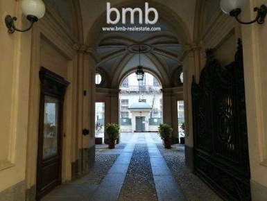 Foto Box in Via Vittorio Alfieri 18, Torino Piazza Solferino di 13 m²