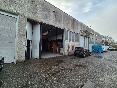 Foto Capannone industriale in Via Grandi, Cantù Sant'Antonio di 240 m²