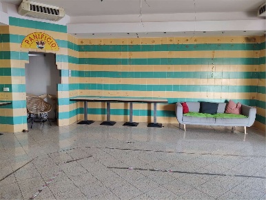 Foto Negozio a Osimo di 70 m² con 2 locali in affitto