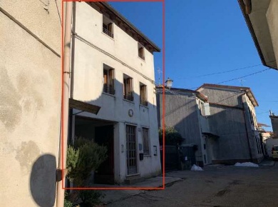 Foto Appartamento in Via 25 Luglio, Torrebelvicino Centro di 62 m² all'asta