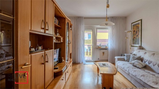 Foto Appartamento in via Leopardi 9, Merano Centro di 95 m² con 3 locali