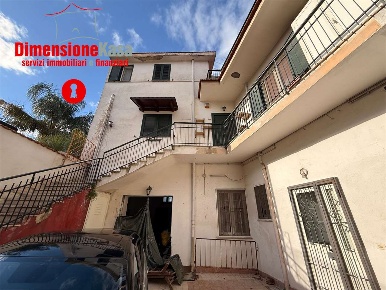 Foto Appartamento in Via croce 26, Cimitile di 110 m² con 3 locali
