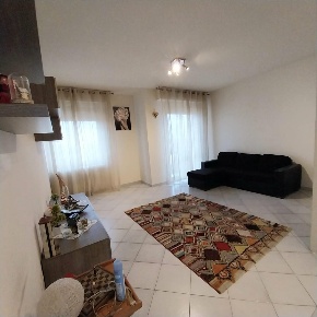 Foto Appartamento a Cascina Semicentro di 100 m² con 6 locali in vendita