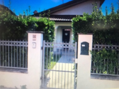 Foto Villa unifamiliare a Viareggio Lungomare di 185 m² con 5 locali