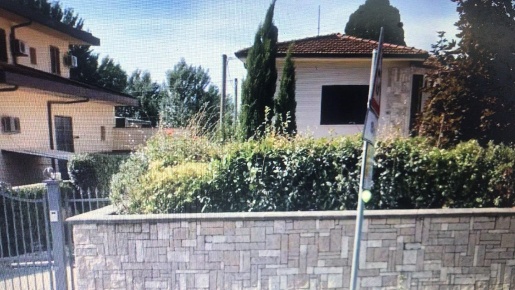 Foto Casa indipendente a Vicopisano Centro di 350 m² con 13 locali