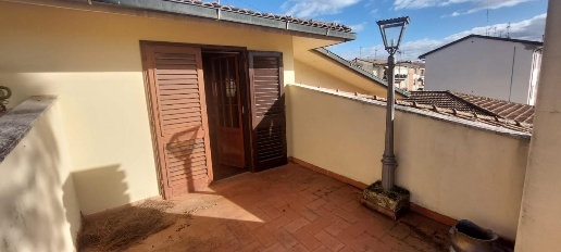 Foto Villa unifamiliare a Empoli Ponzano di 230 m² con 8 locali in vendita