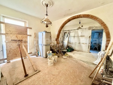 Foto Appartamento a Calcinaia Fornacette di 90 m² con 4 locali in vendita