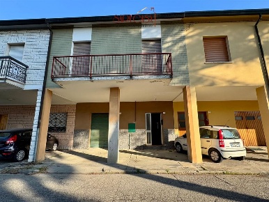 Foto Case semi ndipendenti a Lugo di 213 m² con 4 locali in vendita