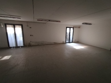 Foto Magazzino a Biassono di 110 m² con 1 locali in affitto