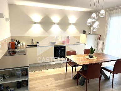 Foto Villa a schiera in via dei broli, Polpenazze del Garda di 120 m²