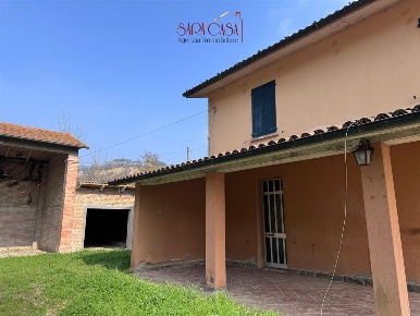 Foto Casa indipendente a Faenza di 282 m² con 5 locali in vendita