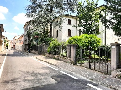 Foto Villa singola in Via Capovilla, Pieve di Soligo Centro di 403 m²