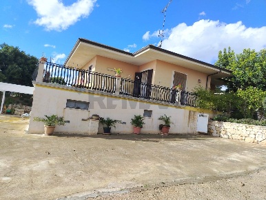 Foto Villa unifamiliare in C.da Trippatore, Scicli di 255 m² con 7 locali