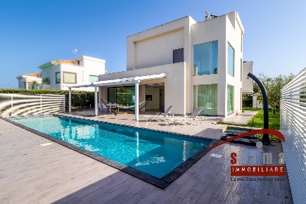 Foto Villa singola a Siracusa di 345 m² con 6 locali in vendita
