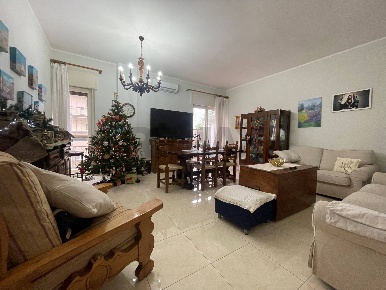 Foto Appartamento in Via Giovanni Modugno, Bari Poggiofranco di 160 m²