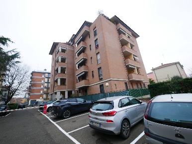 Foto Appartamento in Via mario bonacini, Modena di 140 m² con 4 locali