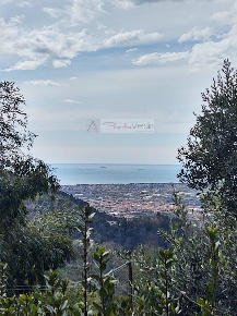 Foto Case semi ndipendenti a Pietrasanta di 61 m² con 4 locali in vendita