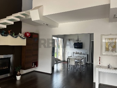 Foto Villa unifamiliare in Via Aldo Moro 66, Ragusa Nunziata - Pianetti