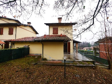 Foto Villa a schiera in Via isonzo, Serramazzoni di 180 m² con 5 locali