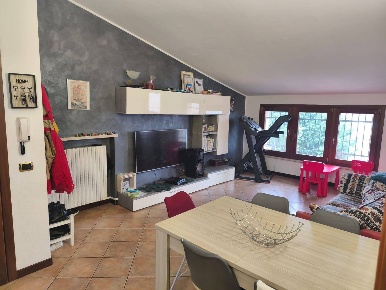 Foto Appartamento in via Parri, Curtatone Eremo di 95 m² con 4 locali