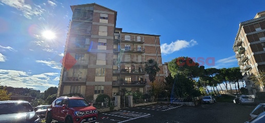 Foto Appartamento in Via BERNARDINO PERFETTI 9, Siena di 120 m² in vendita