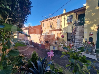 Foto Appartamento in Via del Plebiscito 11, Colonna Centro di 63 m²