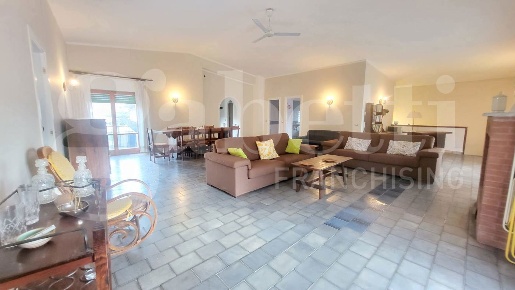 Foto Appartamento in Via Contrada Pisciarelli 8, Pozzuoli Agnano di 220 m²