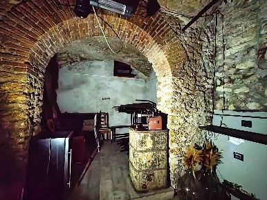 Foto Negozio in Via Nazario Sauro 48, Monterotondo Centro Storico di 60 m²