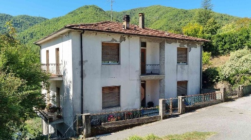 Foto Casa indipendente a Minucciano Pieve San Lorenzo di 200 m² in vendita
