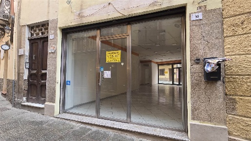 Foto Negozio a Iglesias Centro di 58 m² con 1 locali in vendita