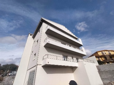 Foto Appartamento a Camporotondo Etneo di 80 m² con 3 locali in vendita