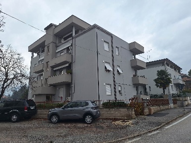 Foto Appartamento a San Severino Marche Centro di 100 m² con 4 locali