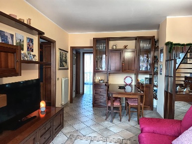Foto Appartamento a San Severino Marche Centro di 99 m² con 4 locali