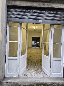 Foto Negozio in Via Romana, Firenze Santo Spirito di 60 m² con 1 locali
