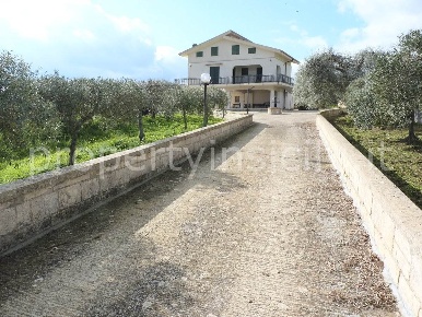 Foto Villa unifamiliare in corso vittorio veneto, Noto Centro di 239 m²
