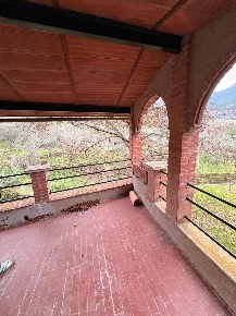 Foto Casa indipendente a Calci Centro di 80 m² con 4 locali in vendita