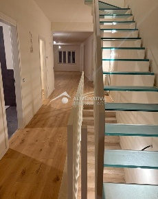 Foto Casa indipendente a Lucca Piazza Napoleone - San Michele di 190 m²