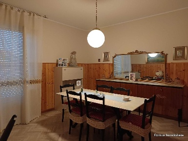 Foto Appartamento in VIA MAMELI, Ascoli Piceno di 94 m² con 5 locali