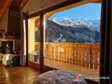 Foto Appartamento in Via Predazze, Temù Centro di 110 m² con 4 locali