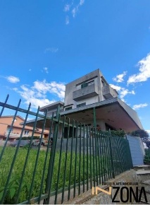 Foto Villa unifamiliare in Viale del Risorgimento, Atri Centro di 350 m²