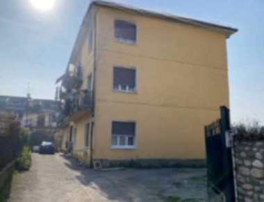 Foto Appartamento in Via L. Gigli, Rovato Centro di 97 m² con 5 locali