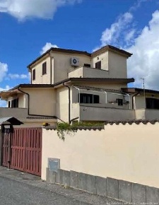 Foto Appartamento in Via Tullio Ascarelli 183, Roma Casal Lumbroso di 66 m²