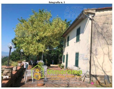 Foto Appartamento a Serravalle Pistoiese di 146 m² con 7 locali all'asta