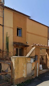 Foto Appartamento in Via Casatenovo, Roma Valle Muricana di 89 m² all'asta