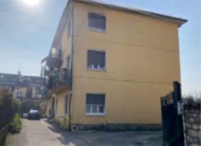 Foto Appartamento in Via L. Gigli, Rovato Centro di 93 m² con 5 locali