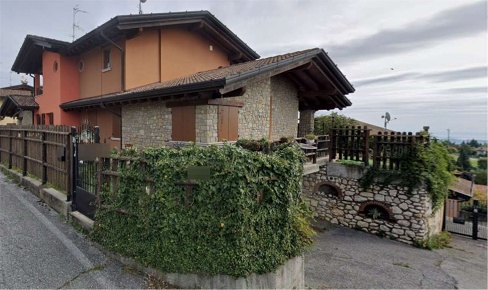 Foto Villa bifamiliare in Vicolo dei Mille, Serle di 127 m² con 6 locali