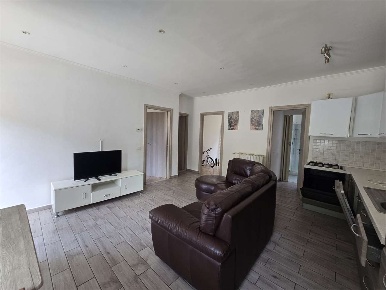 Foto Appartamento in via vigne basse, Verbania Intra di 130 m² con 4 locali